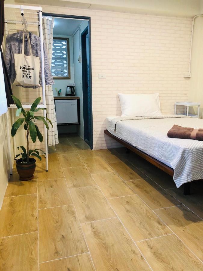 นัมเบอร์ 4 โอลด์ทาวน์ Hostel เชียงใหม่ ภายนอก รูปภาพ